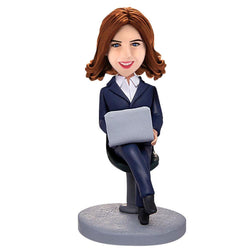 Female-Boss-Working-With-Laptopt-Custom-Engraved-Text-Bobbleheads